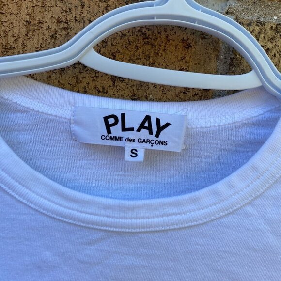 Achetez Des Comme Des Gracons PLAY Five Heart Logo Shirt Small - Picture 6 of 11